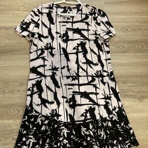🔥BCBGMAXAZRIA BAILEE Lilac & Black Abstract Print Flouncy Hem Dress Size Small